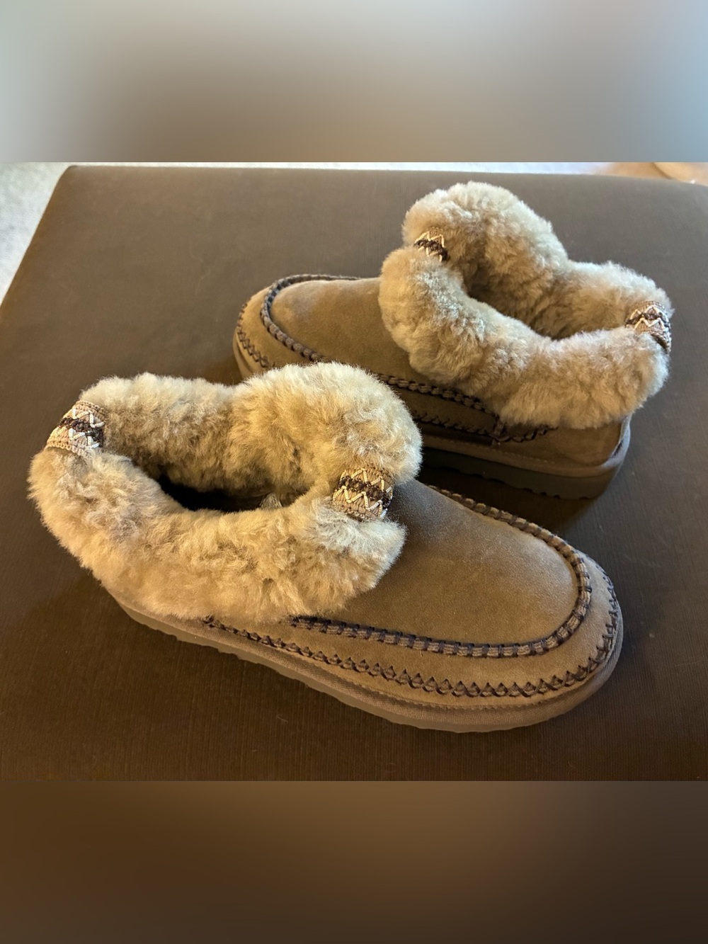 NWOT UGG Classic Ultra Mini Alpine Boots Suede Fur Sheepskin Chestnut Tan EUC 7